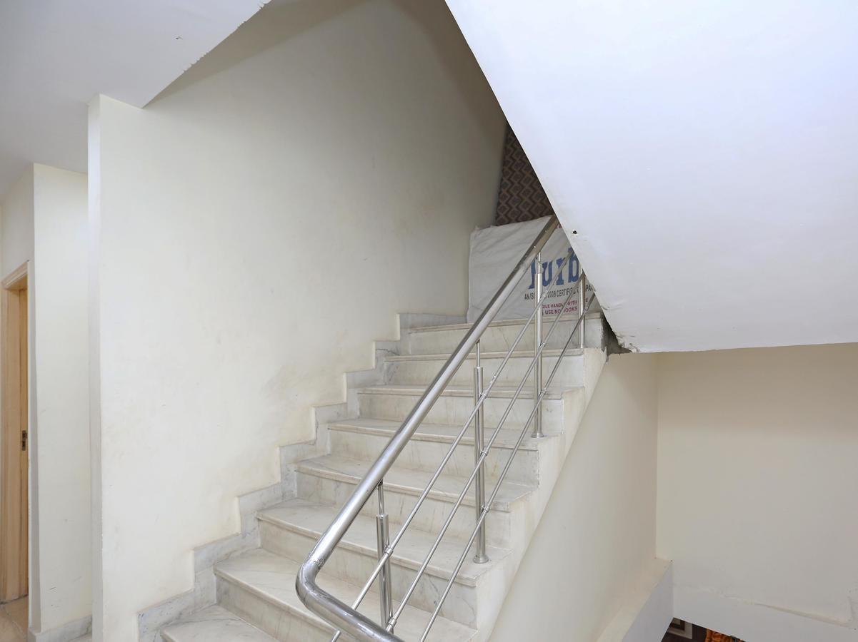 Oyo 9233 Hotel Cottage Lord Krishna New Delhi Exterior photo